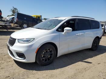  Salvage Chrysler Pacifica