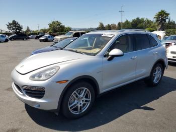  Salvage Porsche Cayenne