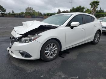  Salvage Mazda 3