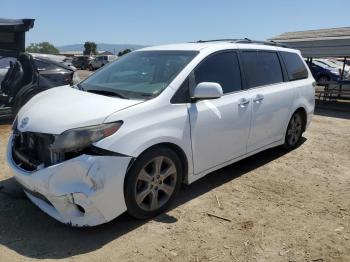  Salvage Toyota Sienna