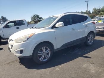  Salvage Hyundai TUCSON