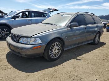  Salvage Volvo V40