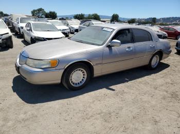  Salvage Lincoln Towncar
