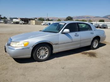  Salvage Lincoln Towncar