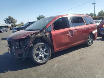  Salvage Toyota Sienna