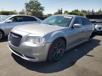  Salvage Chrysler 300
