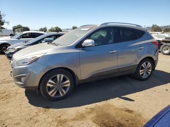  Salvage Hyundai TUCSON