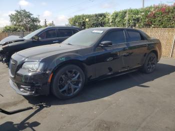 Salvage Chrysler 300