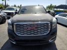 GMC Yukon Denali Image 5