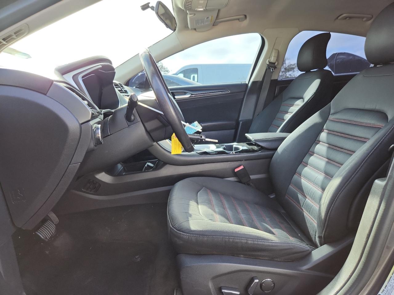 Ford Fusion Se Image 7