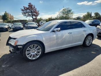  Salvage Chrysler 300