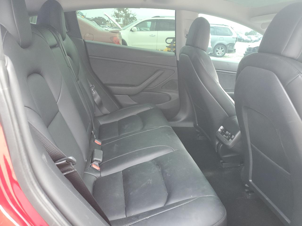 Tesla Model 3 Image 8