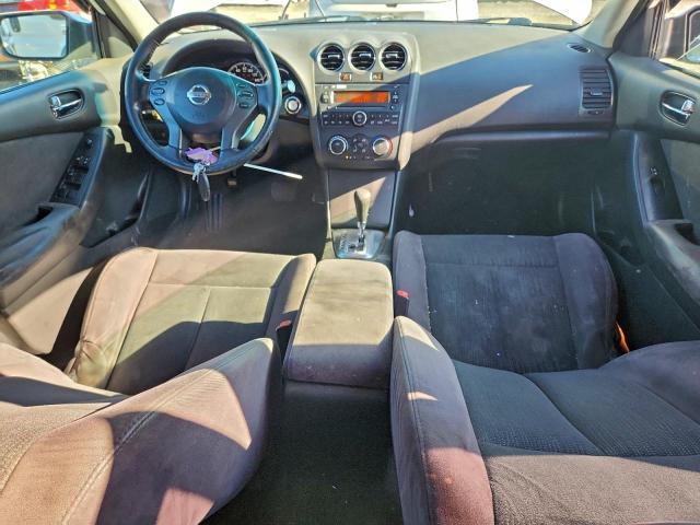 Nissan Altima Base Image 11