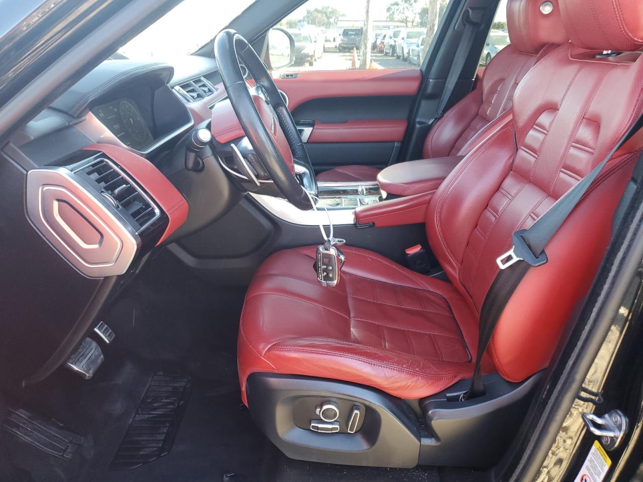 Land Rover Range Rover Hse Dynamic Image 13