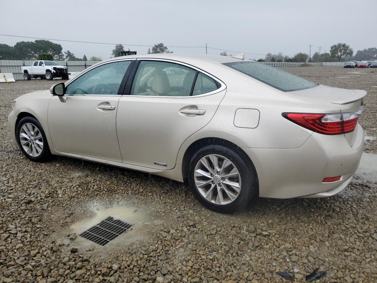 Lexus Es 300h Image 10