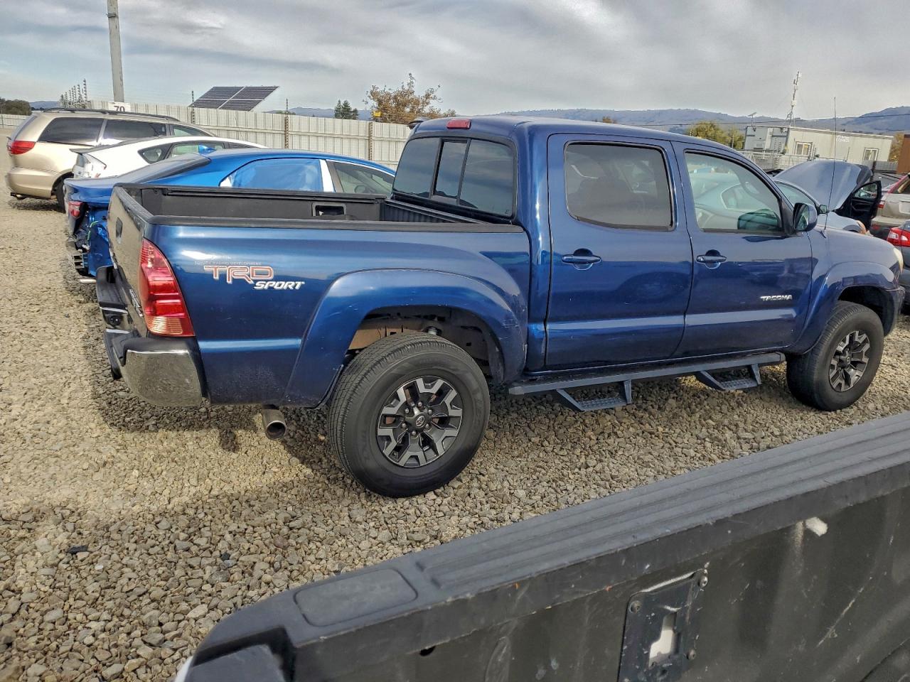 Toyota Tacoma Double Cab Prerunner Image 2