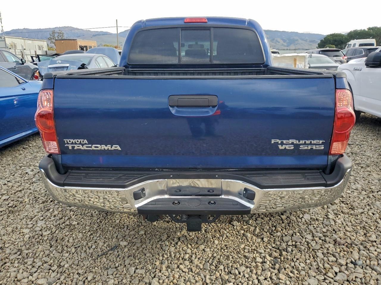 Toyota Tacoma Double Cab Prerunner Image 8