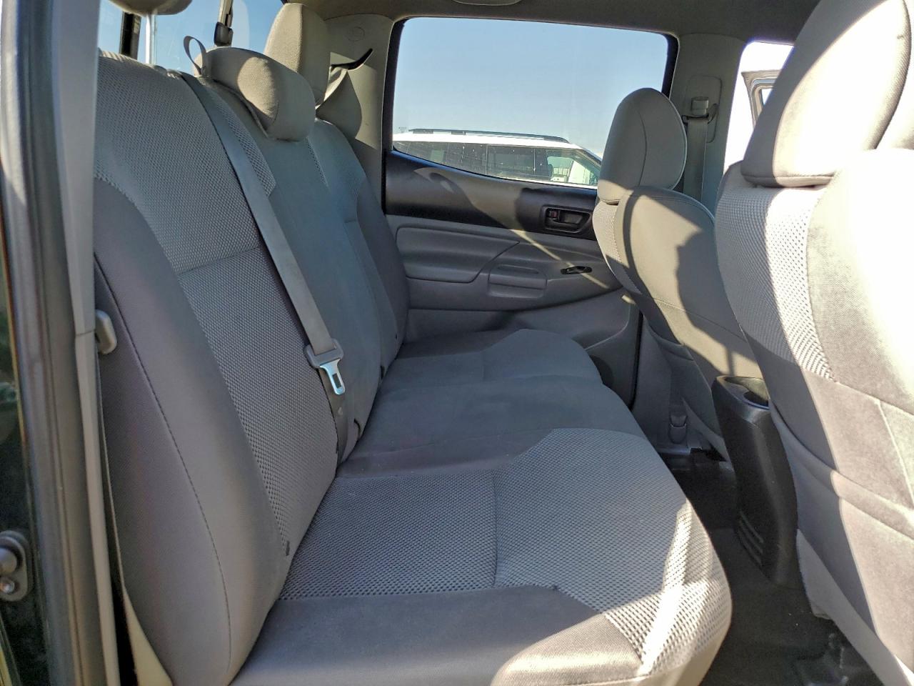 Toyota Tacoma Double Cab Prerunner Image 8