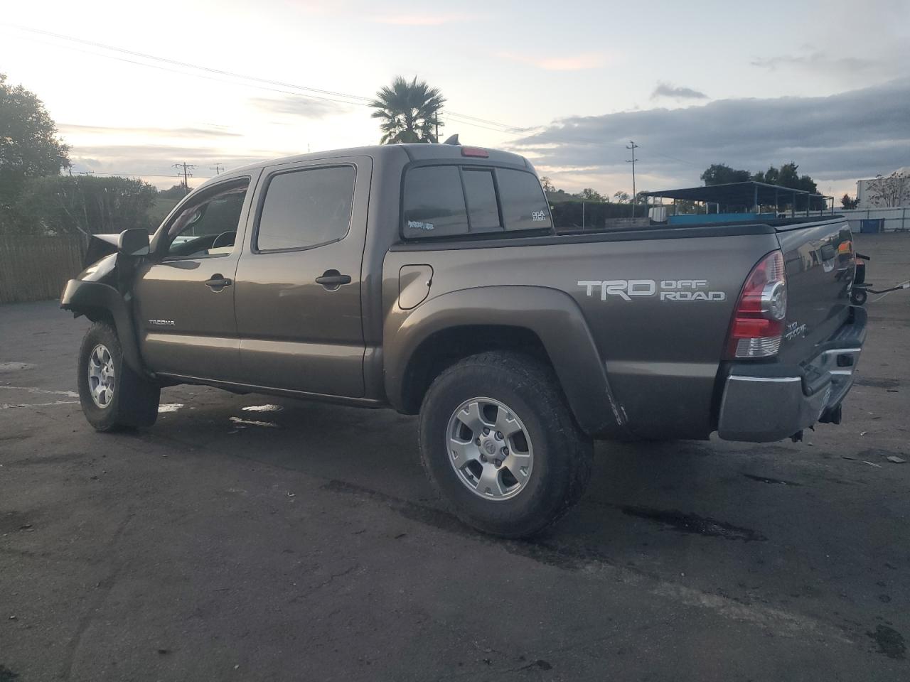 Toyota Tacoma Double Cab Image 2