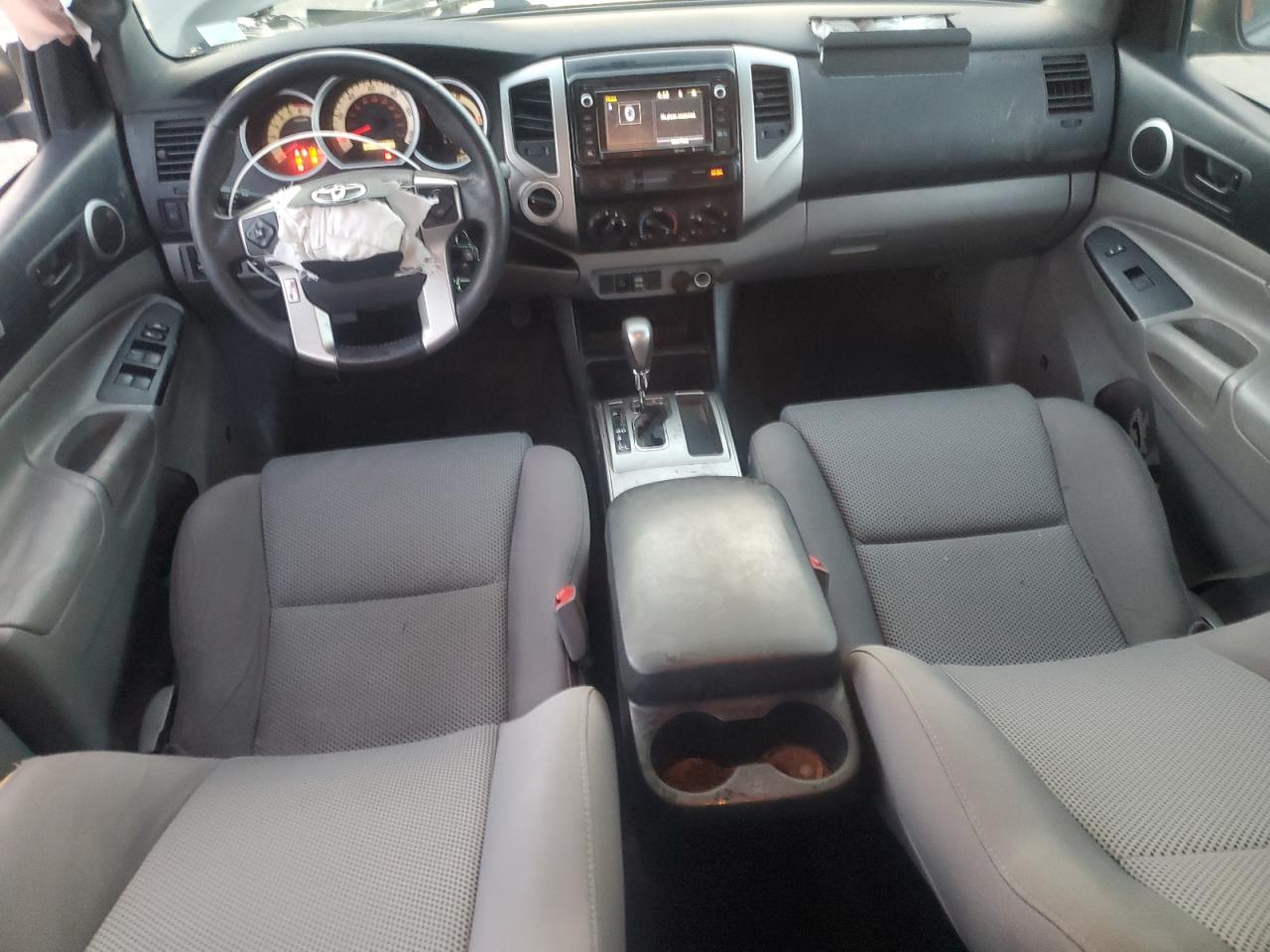 Toyota Tacoma Double Cab Image 11