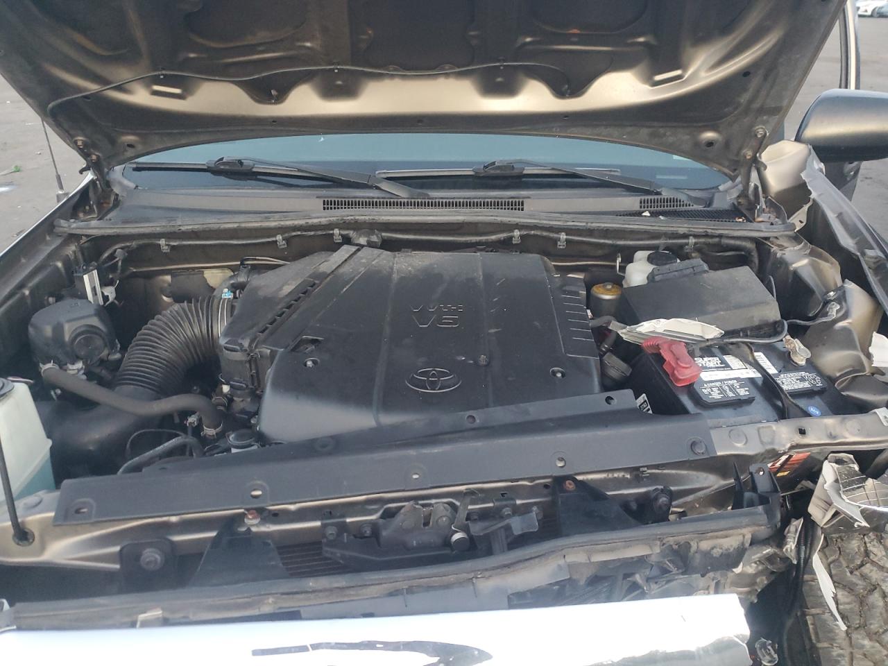 Toyota Tacoma Double Cab Image 9