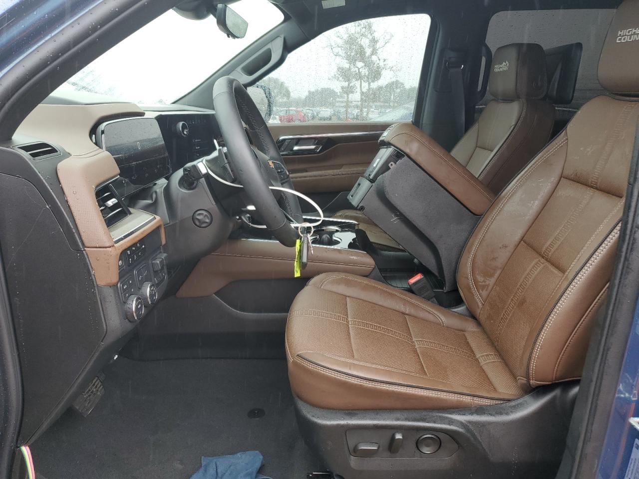 Chevrolet Suburban K1500 High Country Image 2