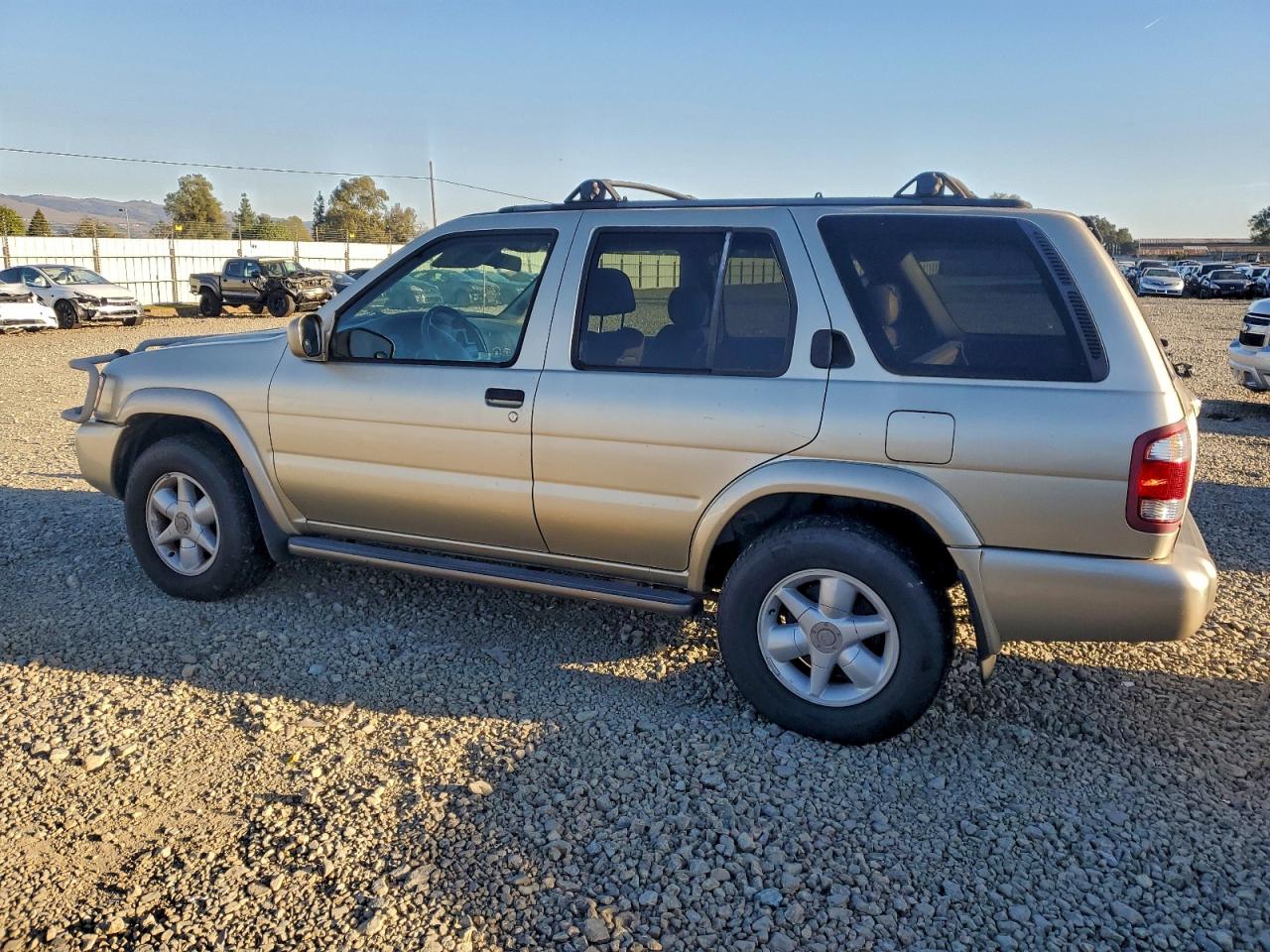 Nissan Pathfinder Le Image 10