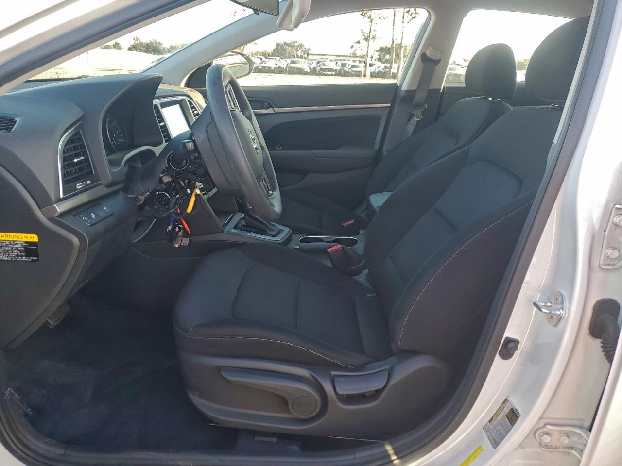 Hyundai ELANTRA Sel Image 5