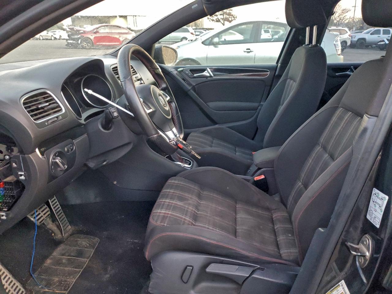 Volkswagen GTI Image 2