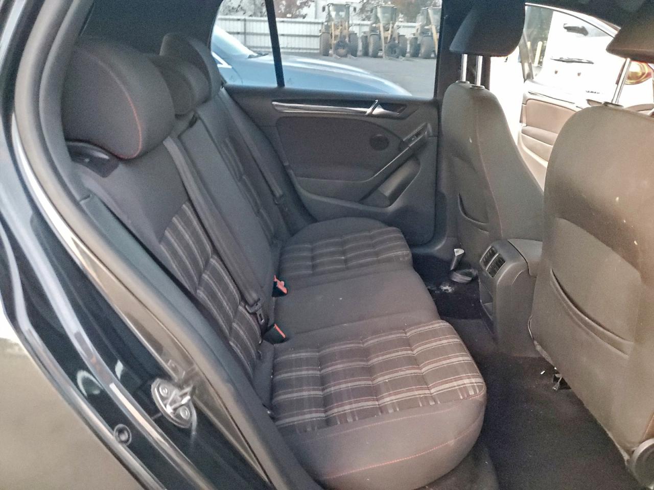 Volkswagen GTI Image 3