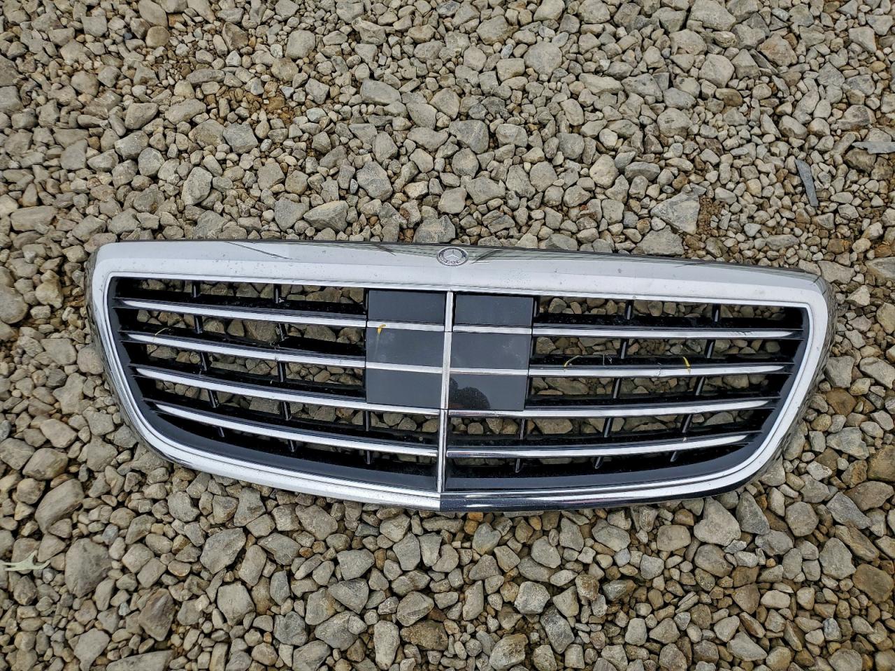 Mercedes-Benz S-Class 550 Image 11