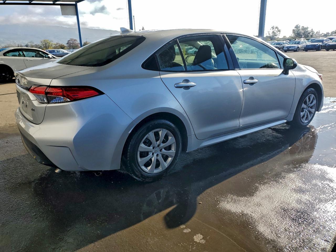 Toyota Corolla Le Image 9