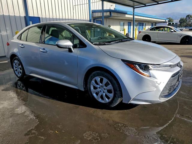 Toyota Corolla Le Image 11