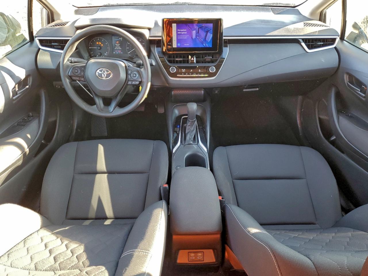 Toyota Corolla Le Image 8