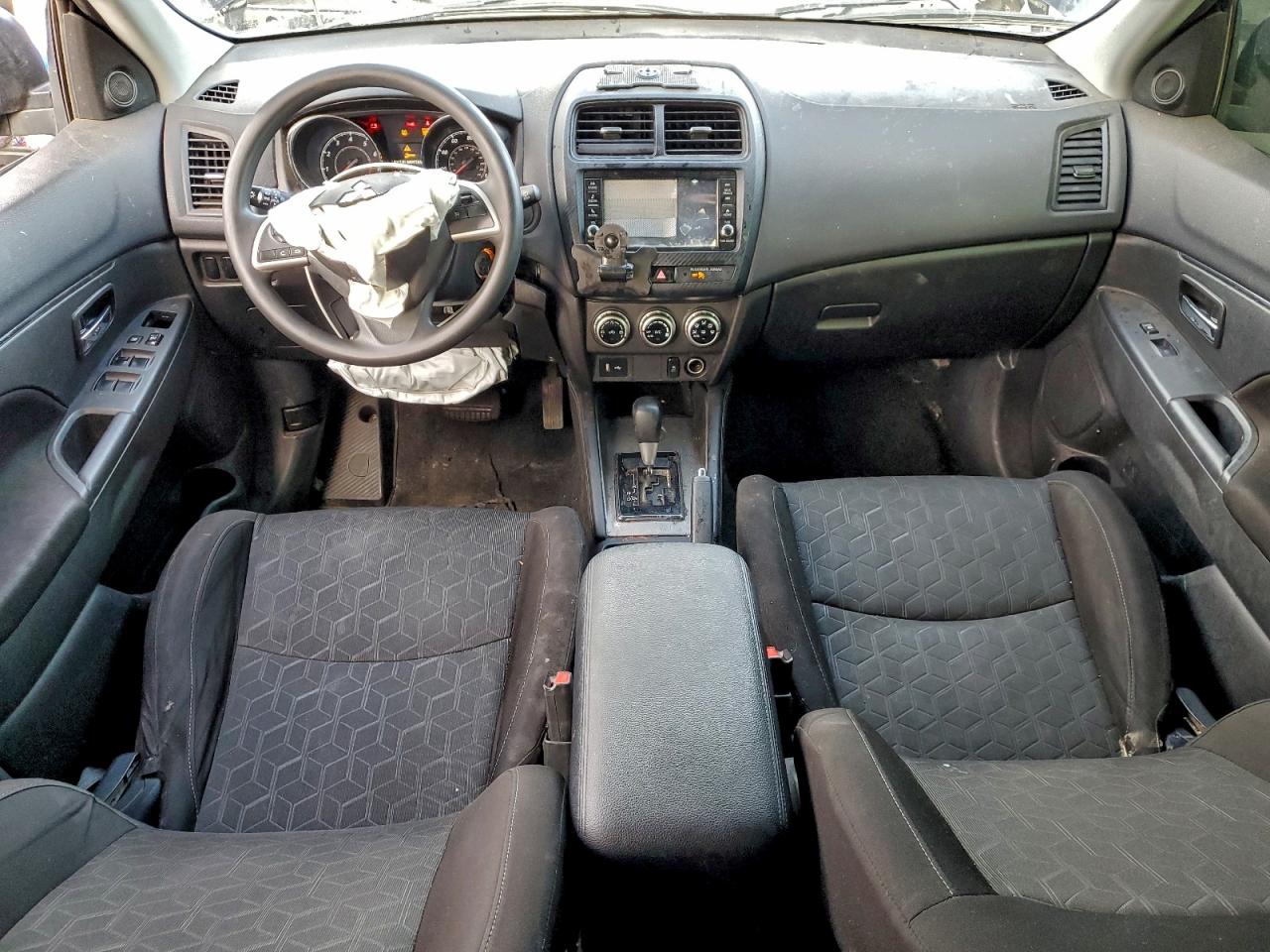 Mitsubishi Outlander Es Image 3