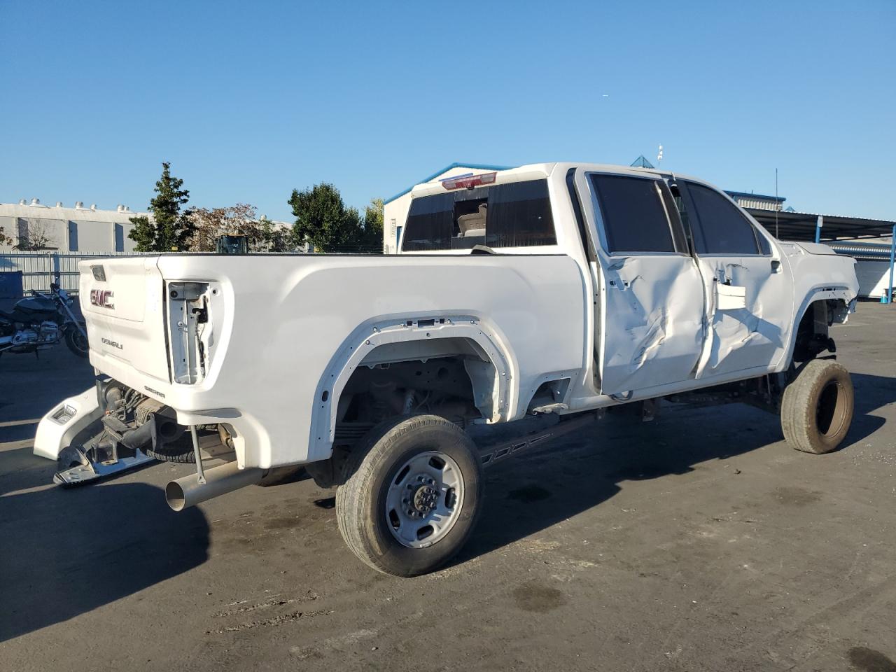 GMC Sierra K2500 Denali Image 9