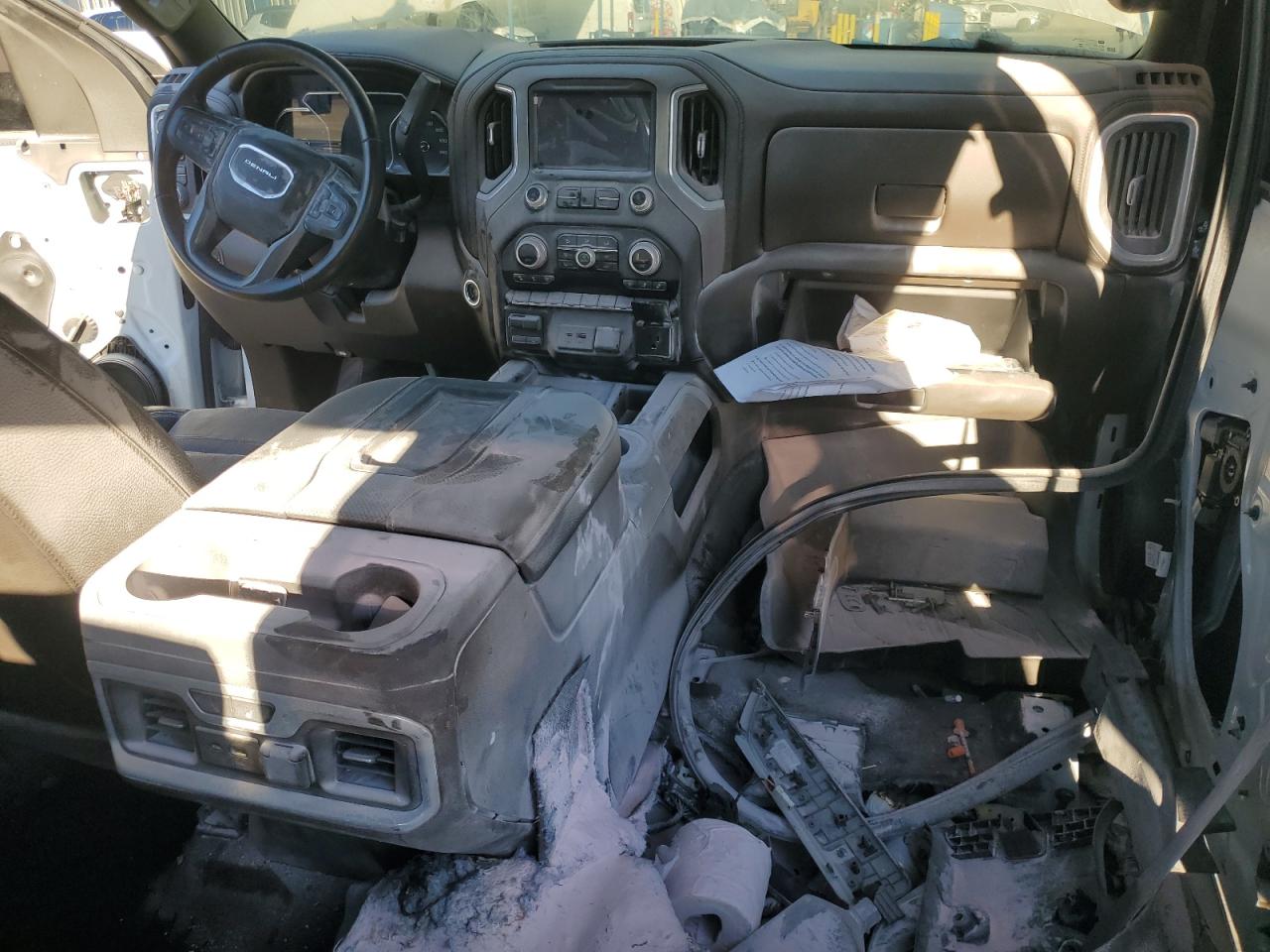 GMC Sierra K2500 Denali Image 5