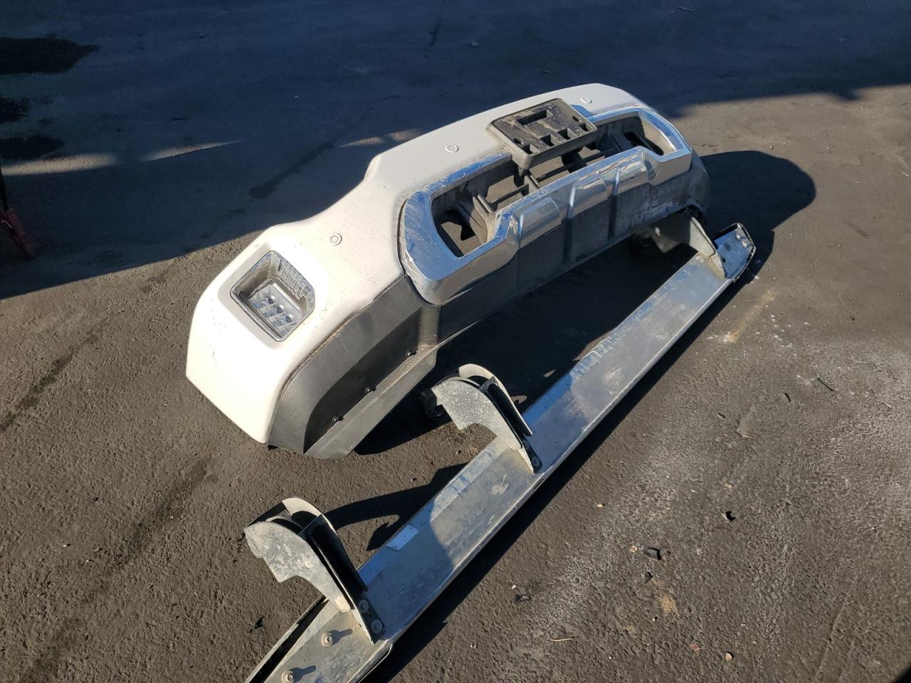 GMC Sierra K2500 Denali Image 13