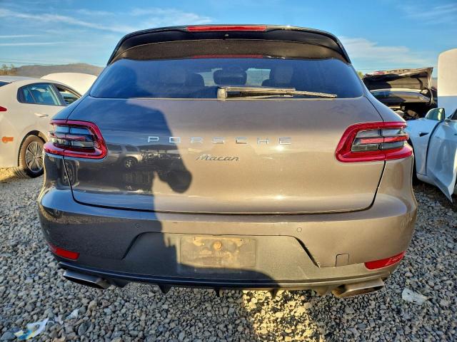 Porsche Macan Image 12