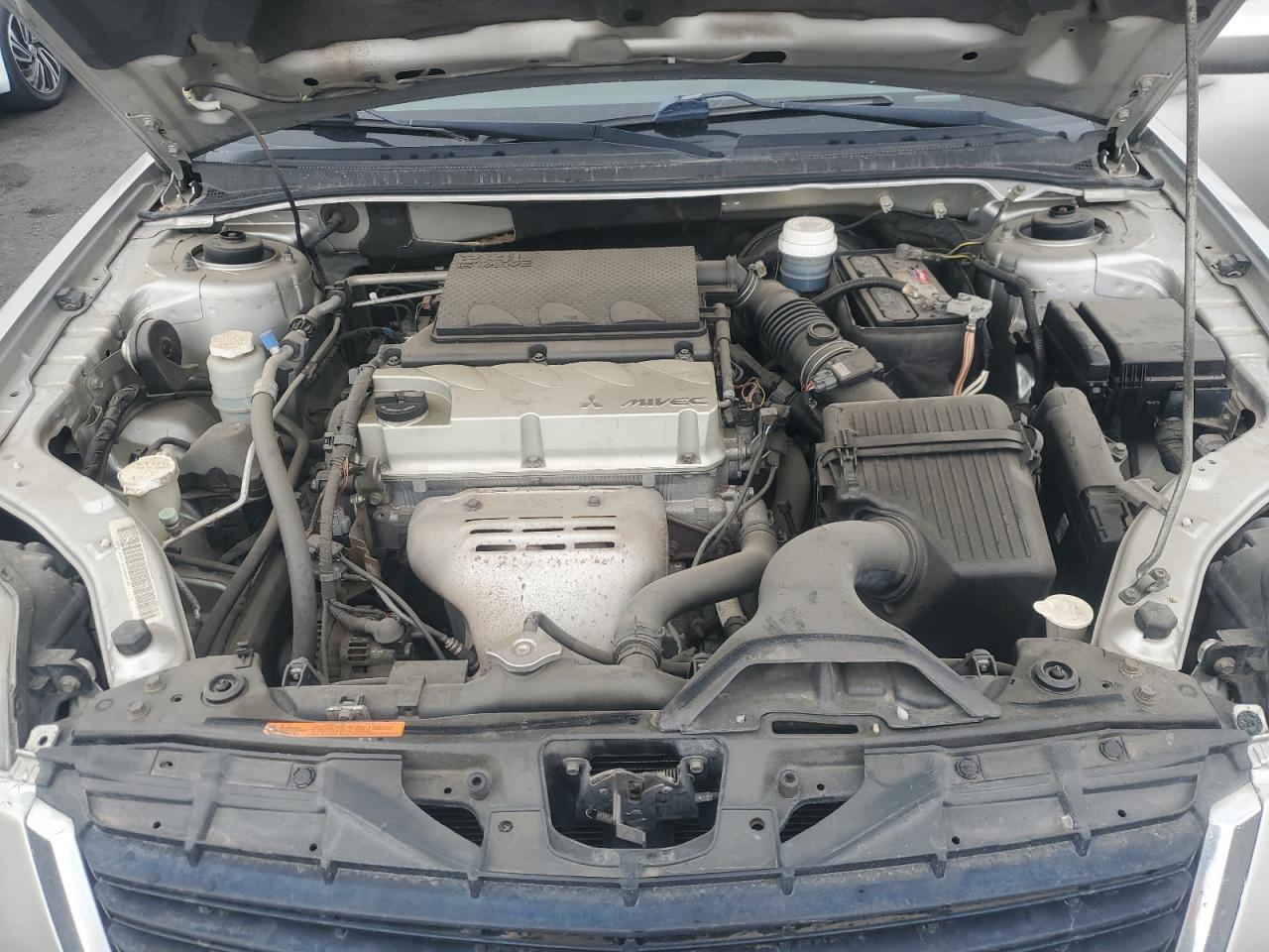 Mitsubishi Galant Es Image 6