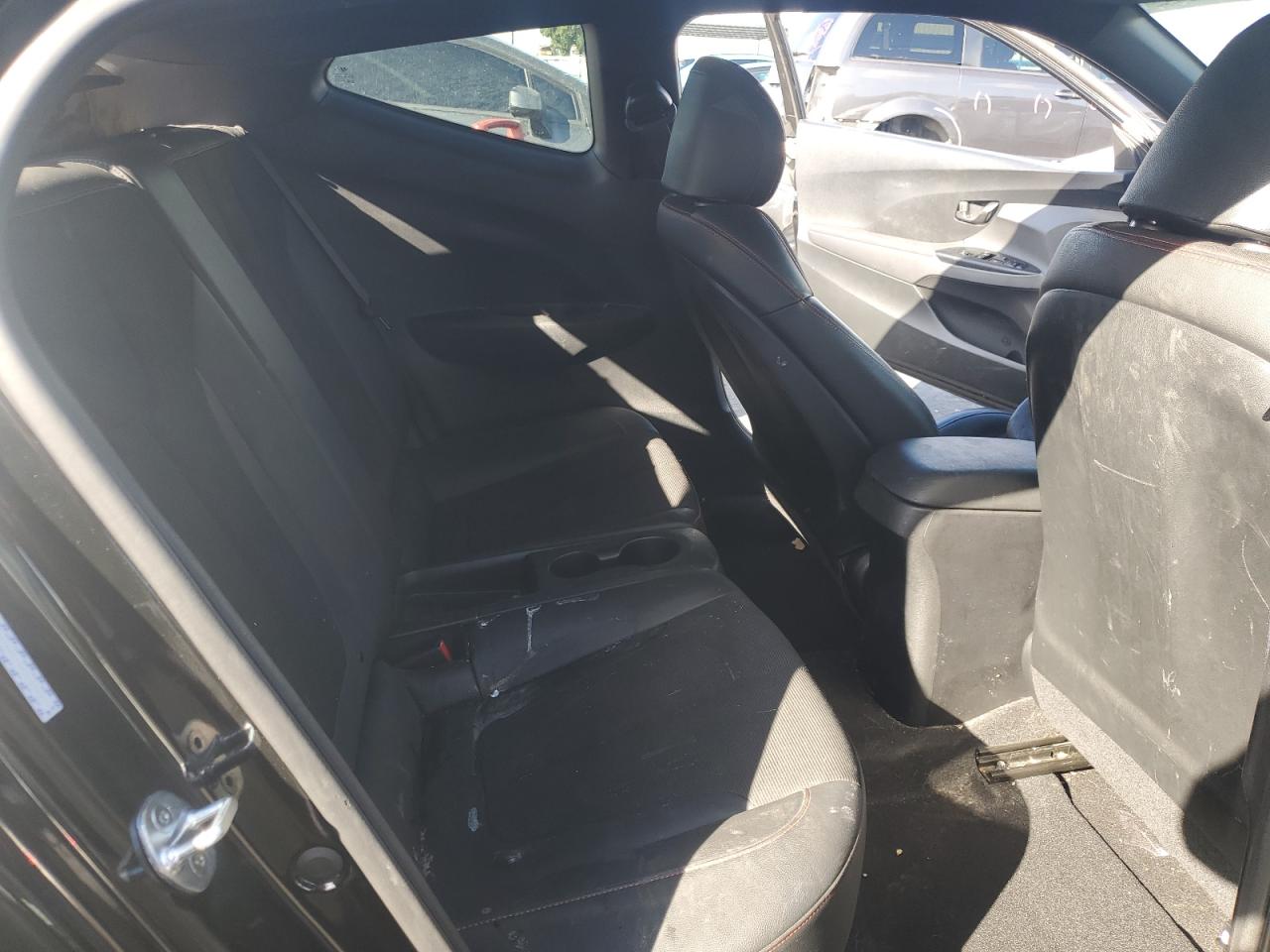 Hyundai VELOSTER Base Image 11