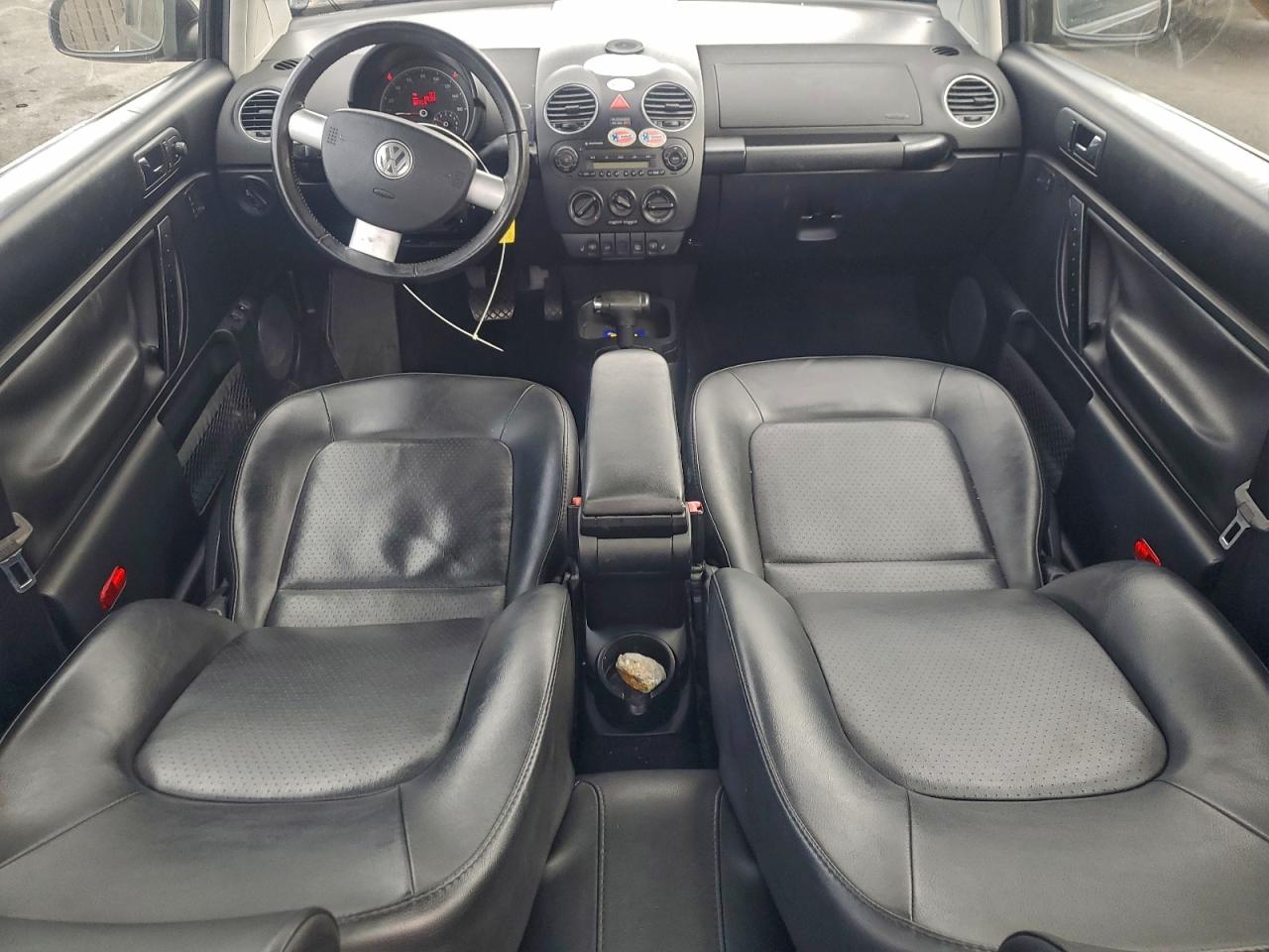 Volkswagen Beetle S Image 12