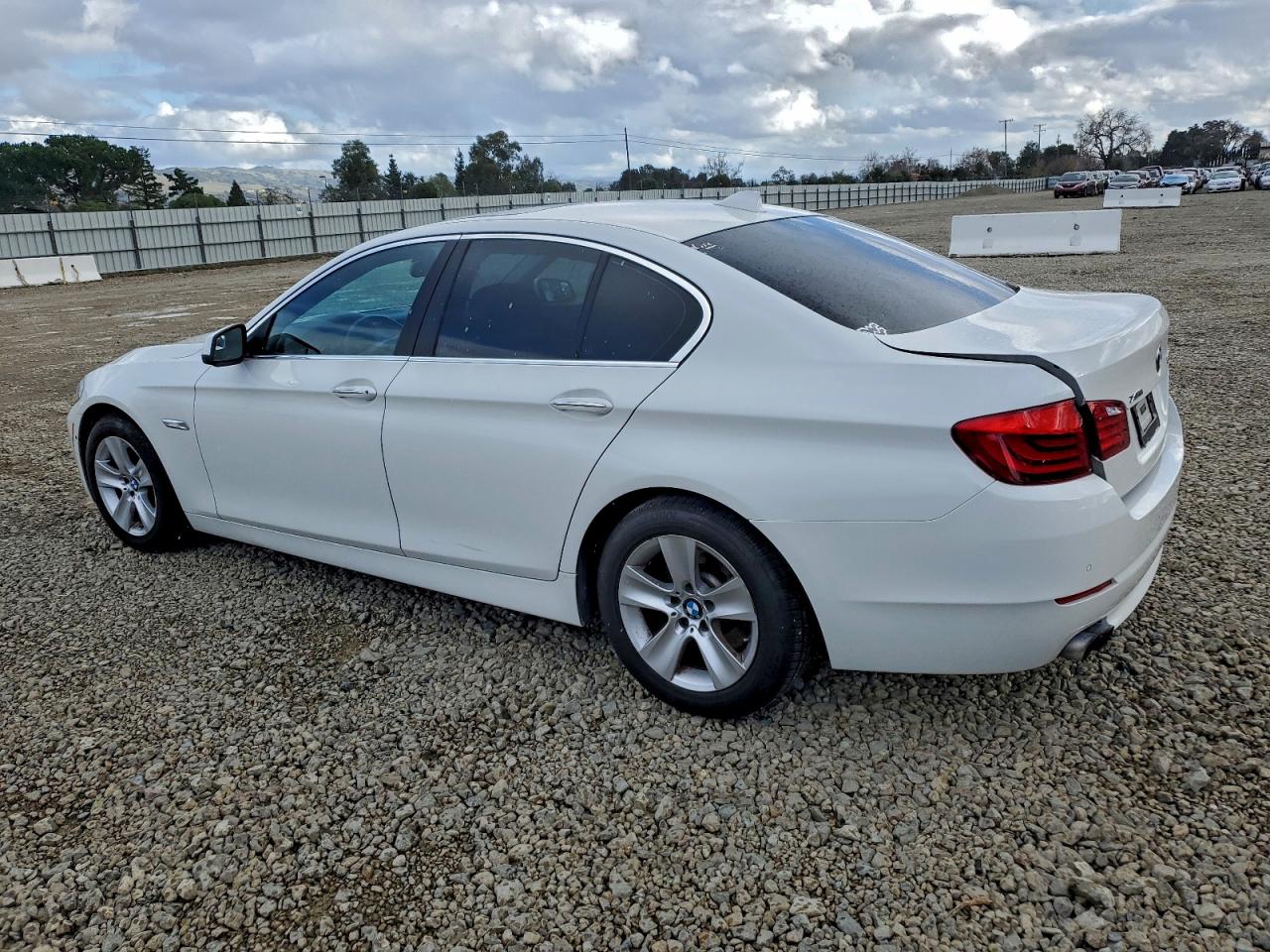 BMW 5 Series Xi Image 12