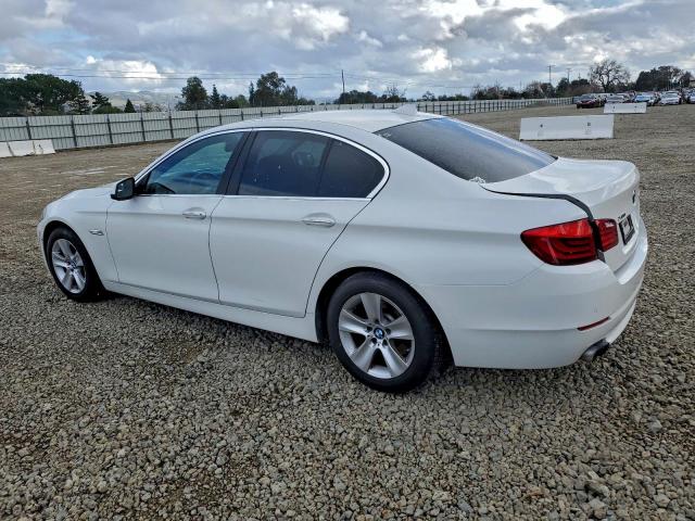 BMW 5 Series Xi Image 12