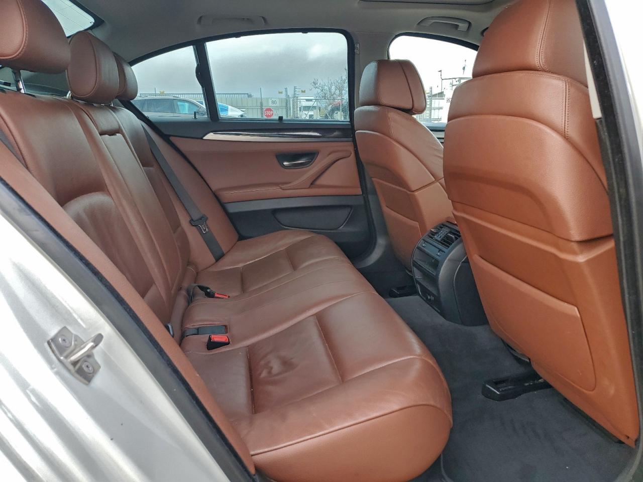 BMW 5 Series Xi Image 11