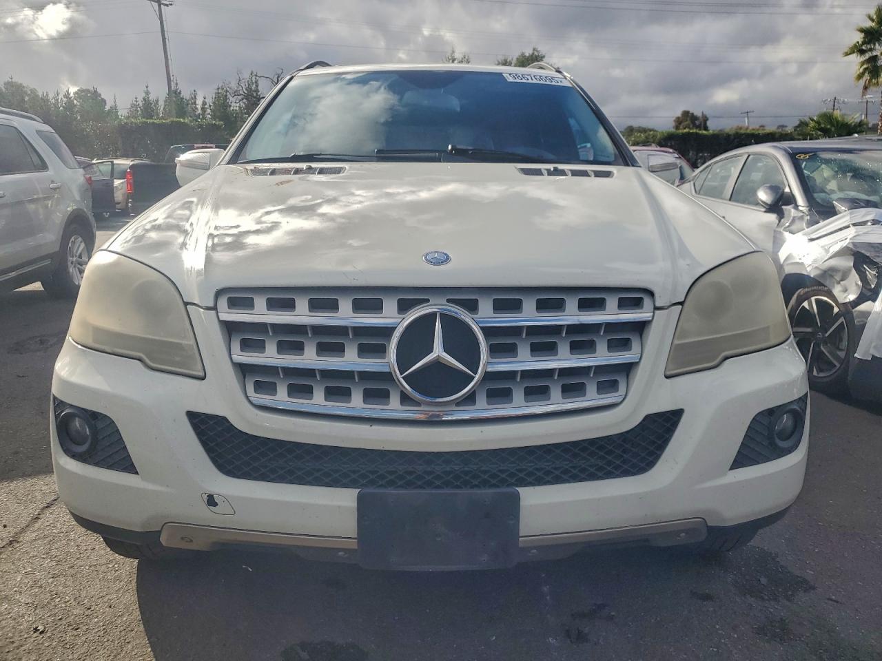 Mercedes-Benz M-Class 350 Image 13