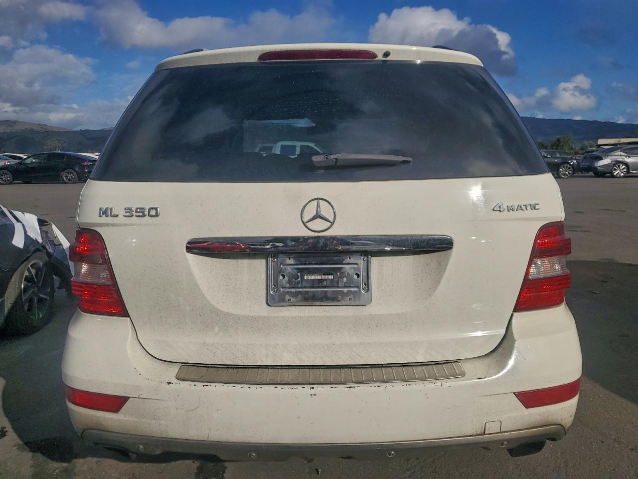 Mercedes-Benz M-Class 350 Image 3