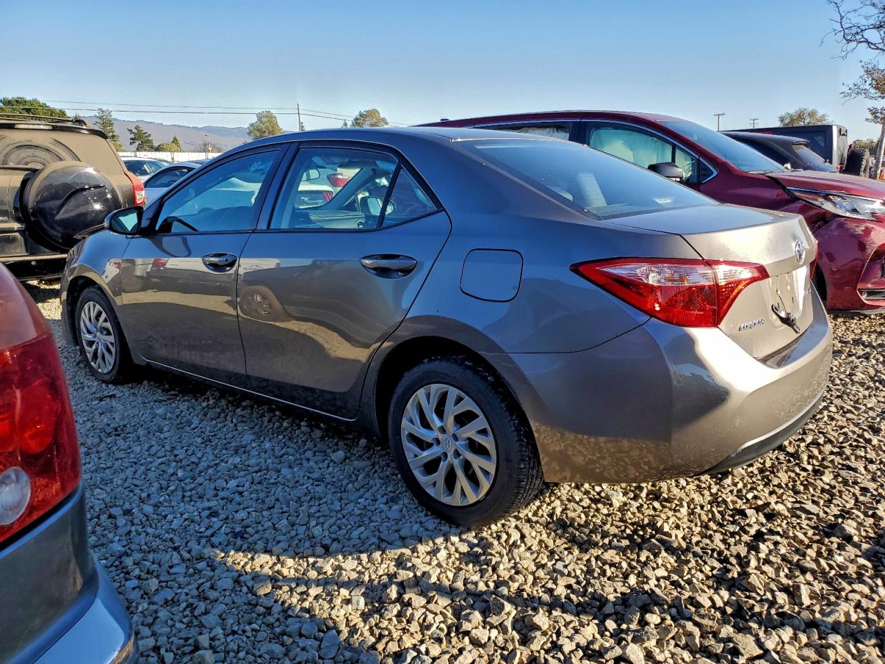 Toyota Corolla L Image 8