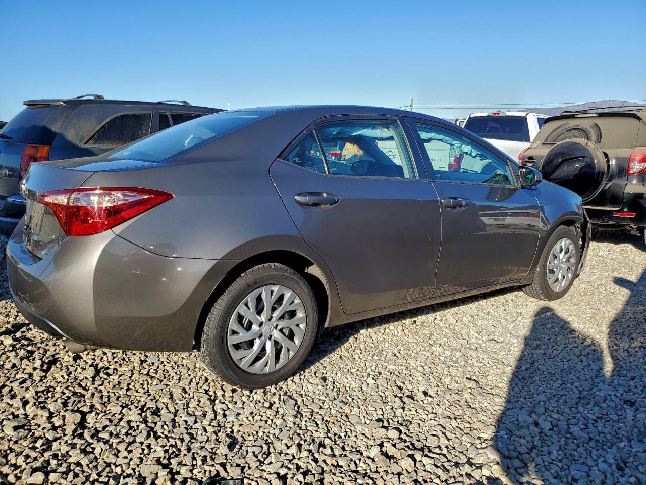 Toyota Corolla L Image 3