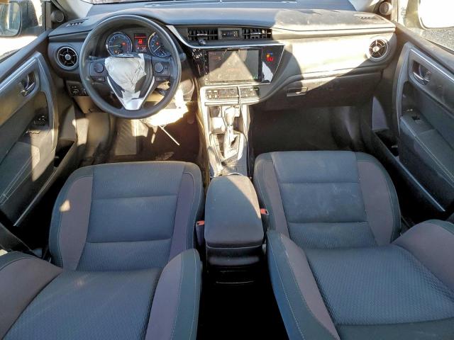 Toyota Corolla L Image 6